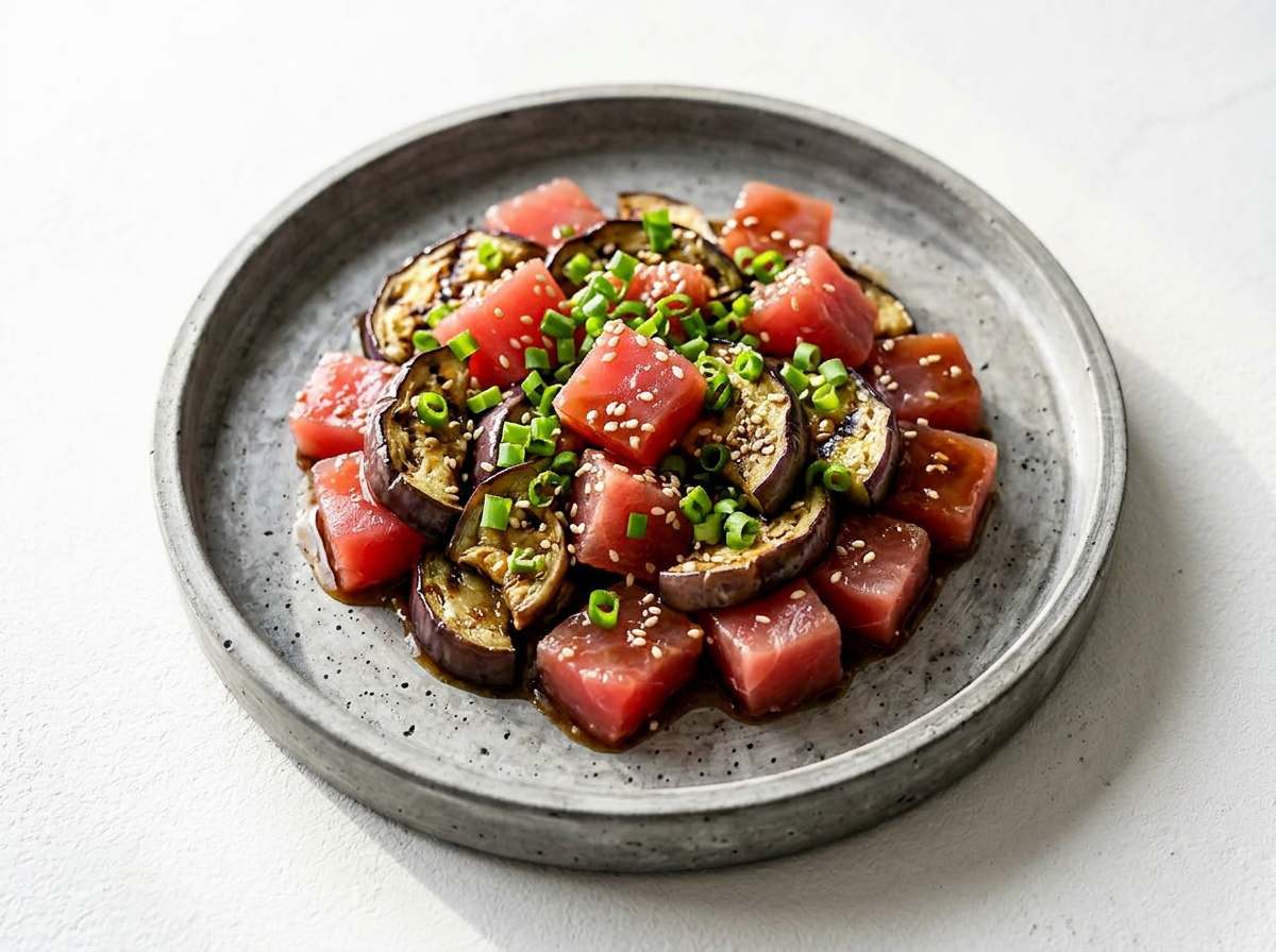 マグロとなすの醤油生姜あえ