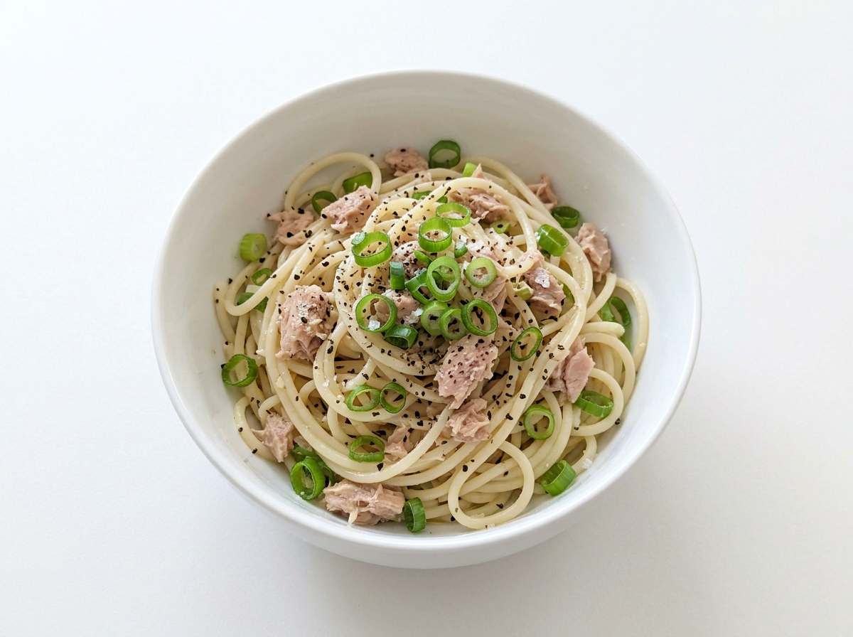 マグロと長ねぎの塩こしょうさっぱりパスタ